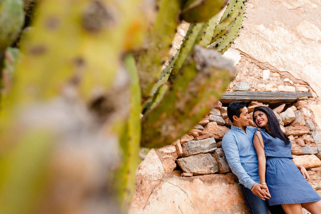 Ximena y Jorge en su sesión fotográfica preboda en cerro de san pedro