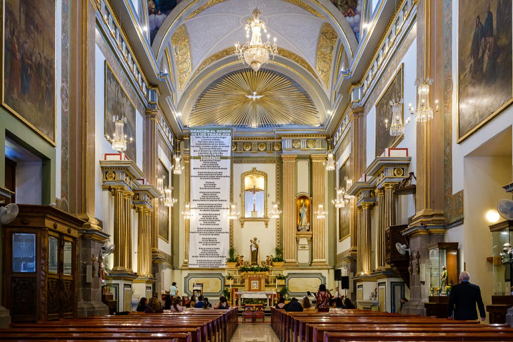 Interior de Santuario de San José